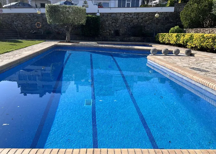 Vista Piscina Av-28 *