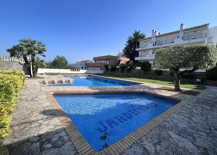 Vista Piscina Av-28 * Ρόζες